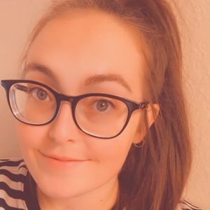 Meet your Posher, Elyzabeth